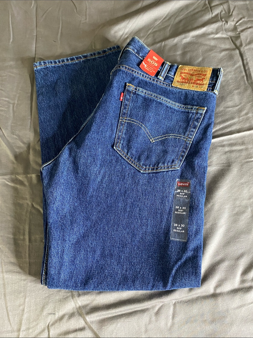 Levis 505 regular straight leg Mens Jeans 38x30 2017